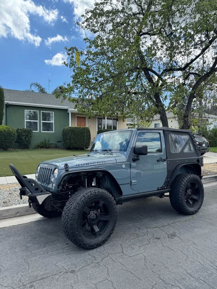 Jeep Wrangler Rubicon parked outside